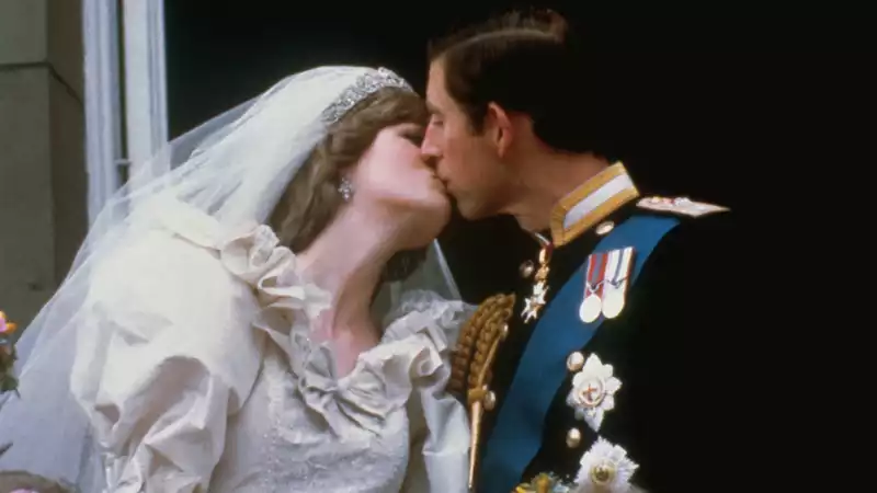 This iconic royal wedding tradition began with a major mistake at the altar