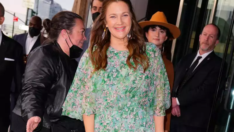 Drew Barrymore's latest outfit actually said there's nothing wrong with spring florals.