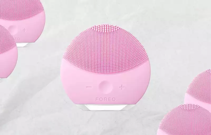 FOREO's Face Cleansing Brush Changes the Cleansing Game