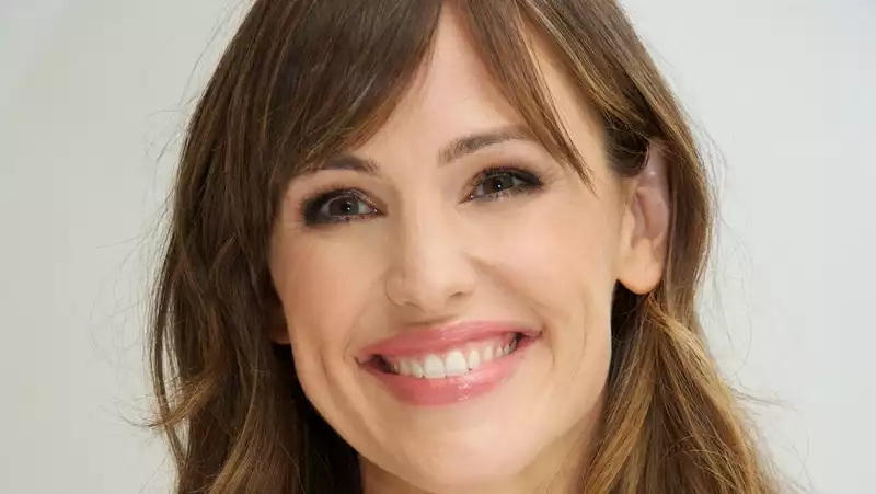 The secret behind Jennifer Garner's glowing, ageless skin