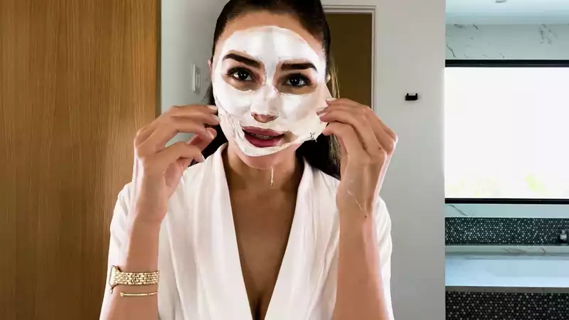 Olivia Culpo shows her routine for glowing skin