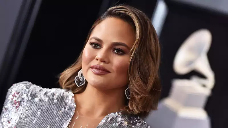 Chrissy Teigen and Alison Lohman: What You Need to Know About This Feud