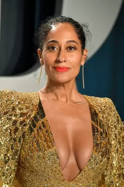 Tracee Ellis Ross posts best '90s throwback photo with her mother, Diana Ross