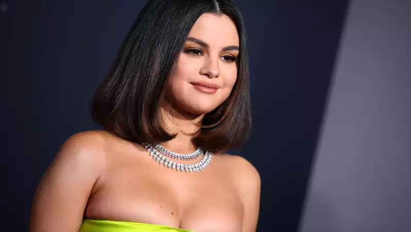 Selena Gomez, "Friends" fan, cuts her hair "Rachel"