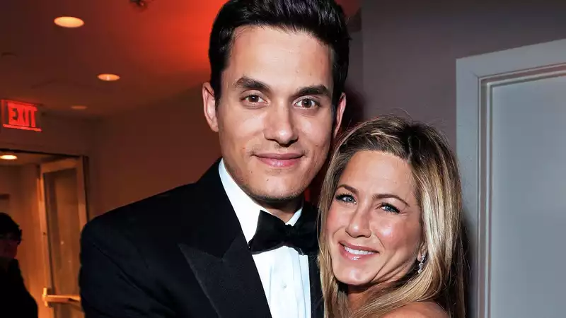 Jennifer Aniston and John Mayer were in the same restaurant, but left seconds apart.