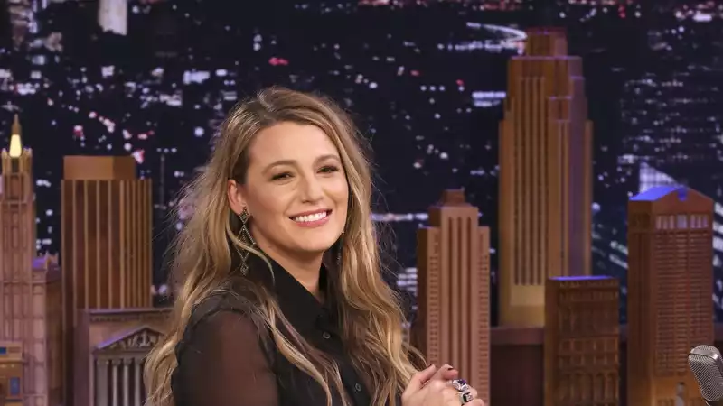 Blake Lively tells Ryan Reynolds about being caught with a handsome Italian (hand therapist).