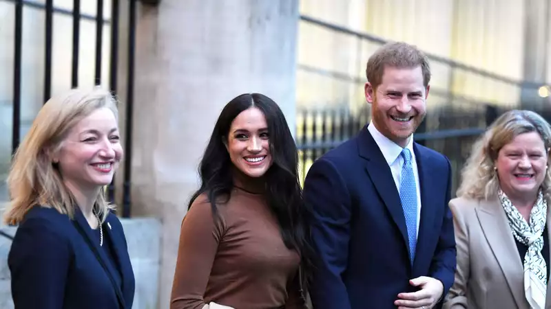 Palace Breaks Silence on Possible Move of Meghan and Harry to Canada