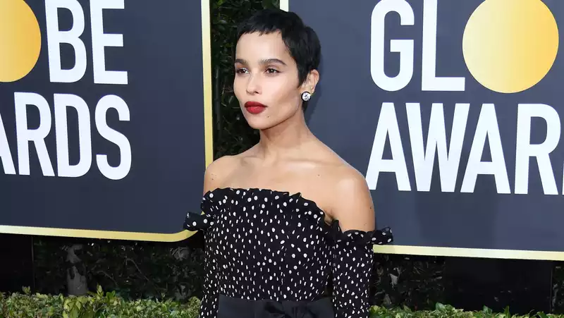 Zoe Kravitz wore a perfect red lip at the Golden Globe Awards.