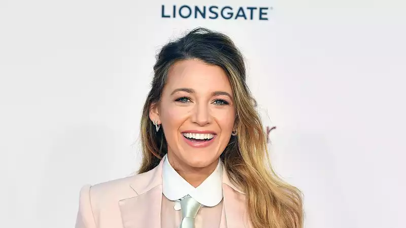 Blake Lively shows off her "Harry Potter" nerdiness in Instagram Story.