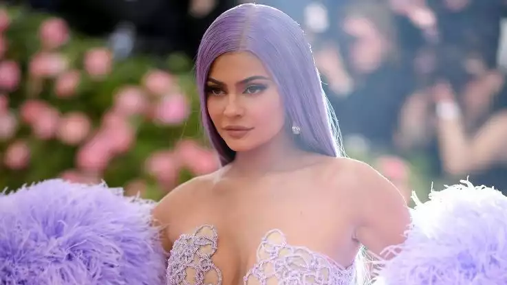 Kylie Jenner celebrates her "20-years-old" with a casual fireworks show.