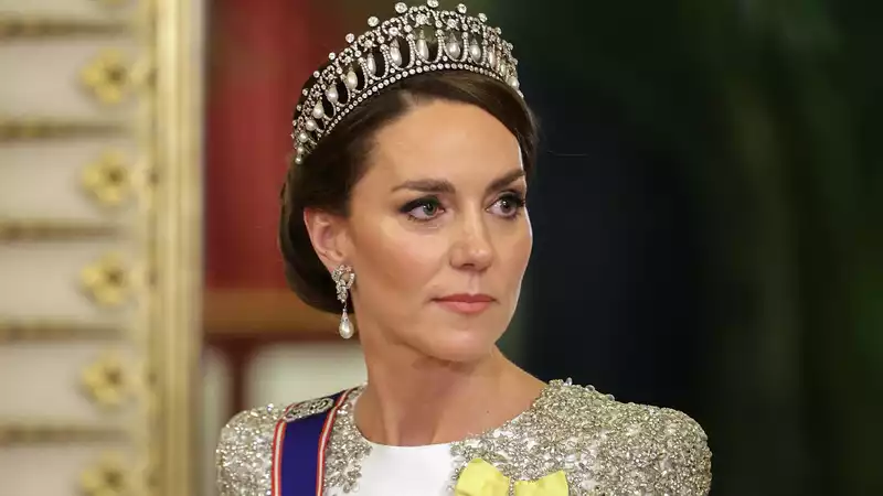 Princess Kate "regal" and "frighteningly similar" to Princess Diana at state dinner: body language expert