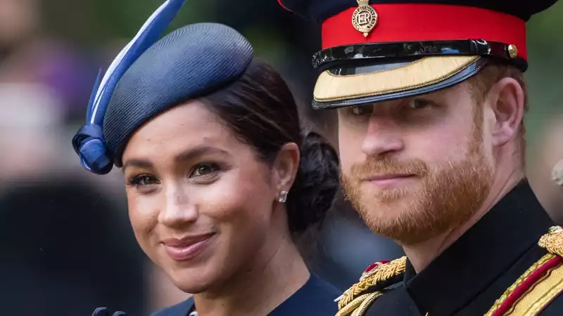 Prince Harry and Meghan Markle are "unconditionally in love," says romance expert