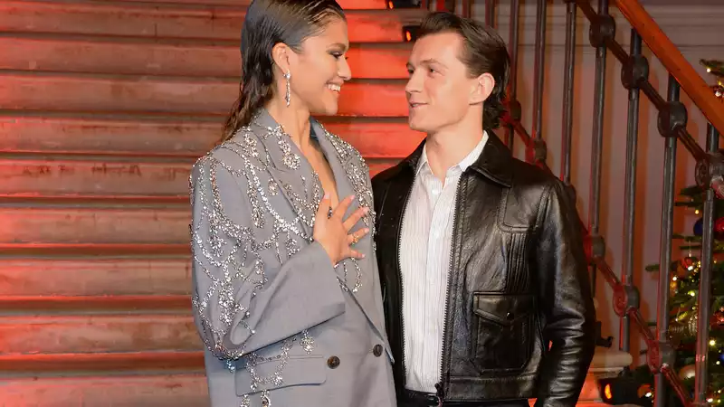 Zendaya Responds to Fans' Calls to Bring Rihanna and Tom Holland to the Super Bowl Stage