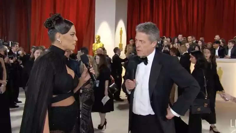 Hugh Grant and Ashley Graham, Most Awkward Interview on the Oscars Red Carpet