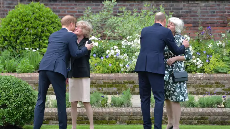 While the British royal family missed Princess Lilibet's christening, Princess Diana's two sisters were there