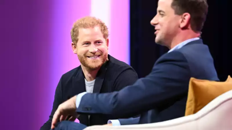 Prince Harry, "in his element when he appears alone," says body language expert.