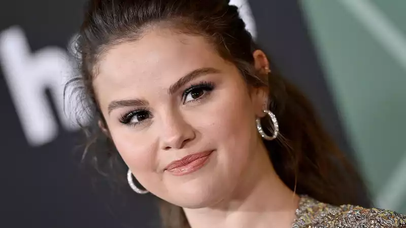 Selena Gomez becomes first woman to reach 400 million followers on Instagram