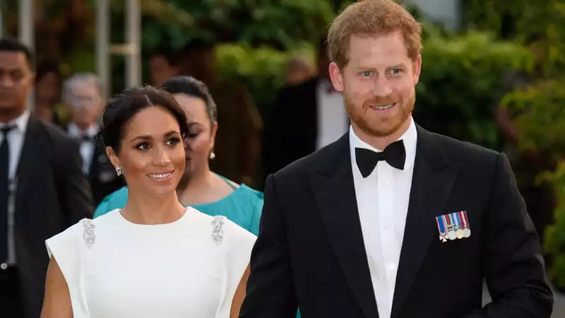 Tax documents reveal that Prince Harry and Meghan Markle worked only one hour a week at the nonprofit Archewell in 2021.