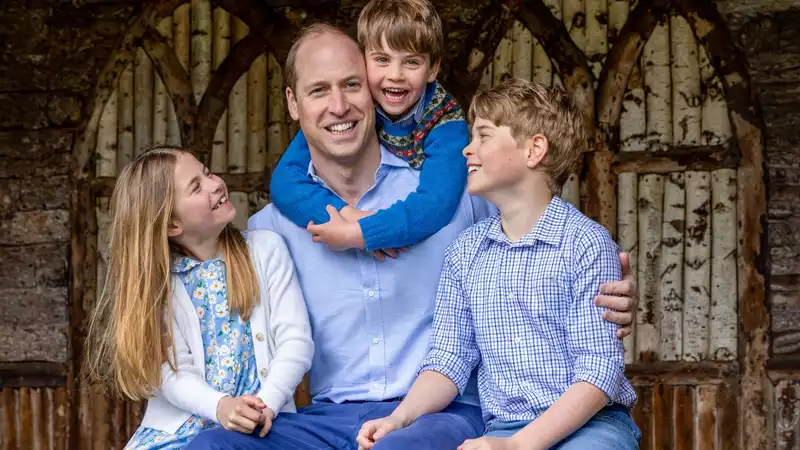 Adorable Father's Day photo of Prince William and his children hides a tribute to his beloved family