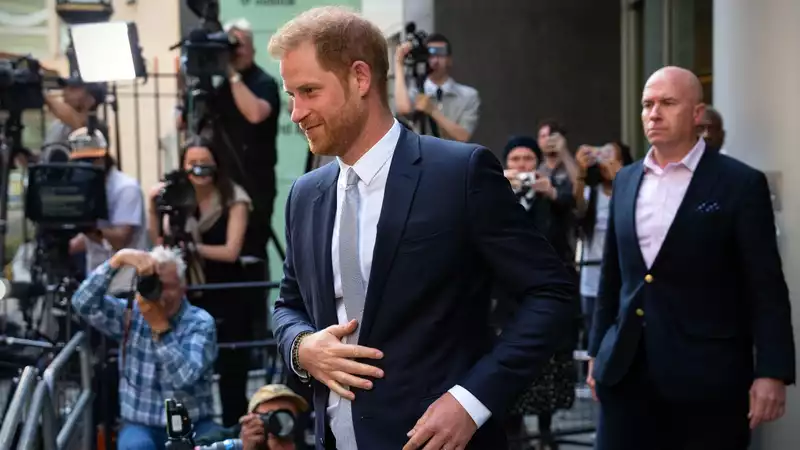 Prince Harry "didn't try to meet" his brother Prince William during his stay in the U.K. this week.