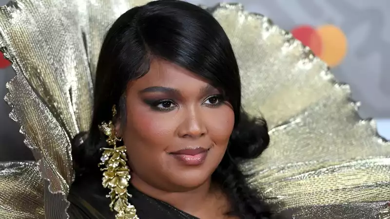 Lizzo Slams Body Shamers for Offensive Comments Against Her: "I'm Literally Just Trying to Live and Be Healthy"