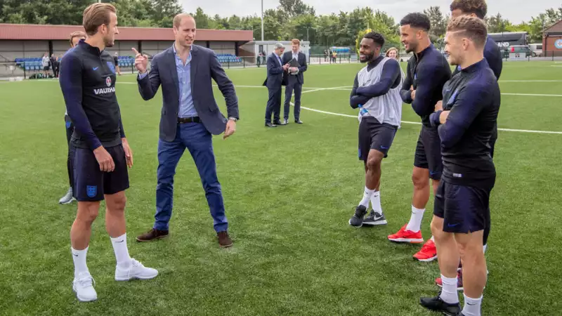 Prince William Expresses Heartfelt Support for Soccer Player Who Reveals Struggles with Abuse and Addiction