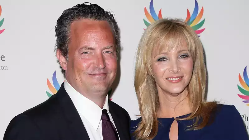 There is no truth to the rumor that Matthew Perry's "Friends" co-star Lisa Kudrow is getting his dog.