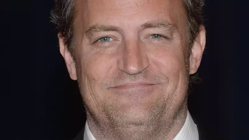 Matthew Perry Reveals Heartbreaking Reason He Couldn't See Himself on Screen in "Friends"