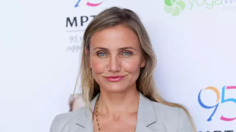 Cameron Diaz makes a rare TV appearance to show off her brand new lob.