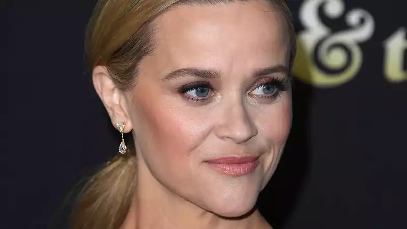 Reese Witherspoon Weakly Recounts "Broken" Breakup a Year Ago: "I Cried and Cried