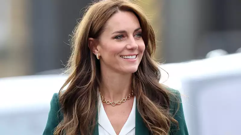 Princess Kate Adopts Late Princess Diana's Techniques to Exude "Great Confidence," Body Language Expert Says