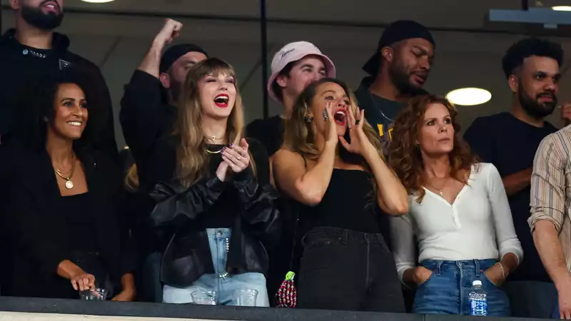 3 Words Taylor Swift Said to Friend Blake Lively About Travis Kelce After Kansas City Chiefs Win