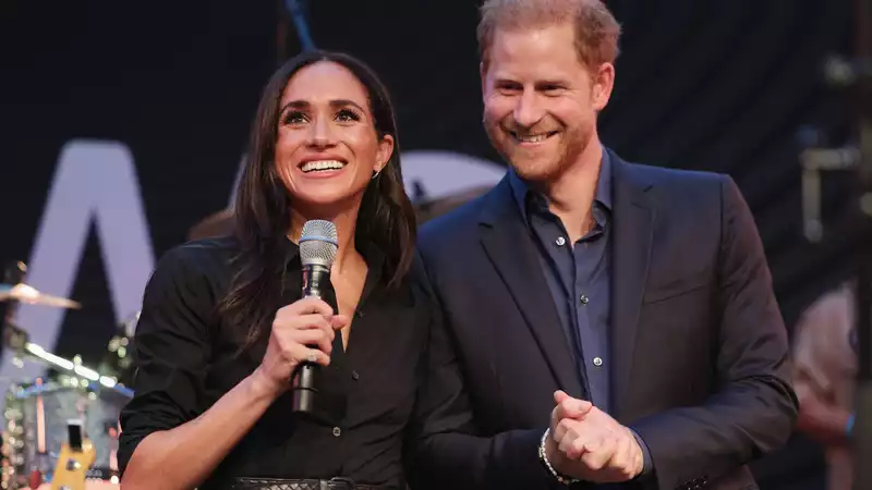 Prince Harry "wants to go back to his old life" and Meghan Markle is "unhappy" with it, commentator claims.