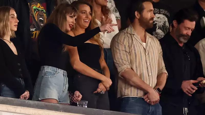 Taylor Swift attends another Travis Kells game - and this time with about 700 celebrities in tow.