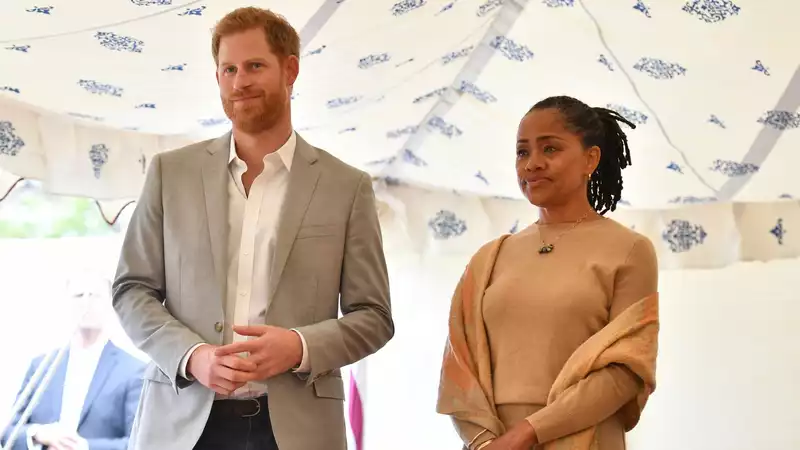 Meghan Markle's mother, Doria Ragland, reportedly moved into the Sussex family guest house.