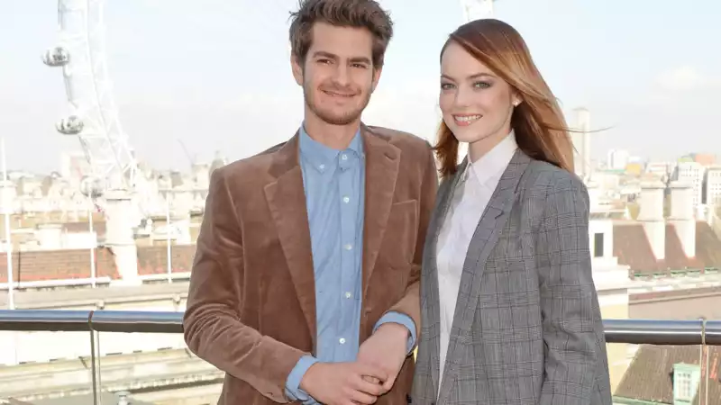 Emma Stone spotted her ex-boyfriend Andrew Garfield at a recent premiere and was literally thrilled!