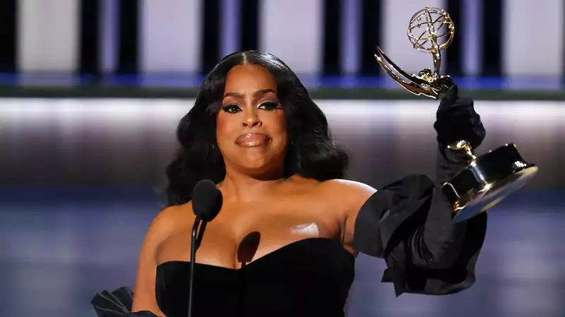 Try not to cry while listening to Niecy Nash-Betz's Emmy acceptance speech.